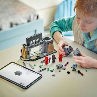 LEGO STAR WARS Paz Vizsla™ i Moff Gideon™ u borbi