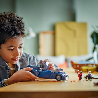 LEGO SUPER HEROES Batman™ i Batmobile™ protiv Harley Quinn™ i Mr. Freezea™