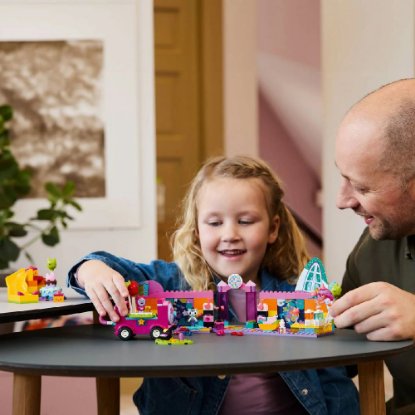 LEGO GABBYS DOLLHOUSE Gabina Soba Zabave