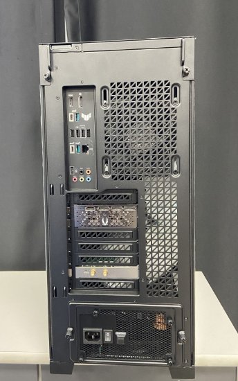 RABLJENI - Računalo EPOCH Gaming G40A / Ryzen 7 7700X, 32GB DDR5, 2TB SSD NVMe, nVidia GeForce RTX 4070 Ti 12GB, WiFi, Windows 11 Pro, crno