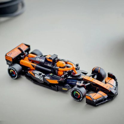 LEGO SPEED CHAMPIONS Trkaći automobil McLaren F1® Team MCL38
