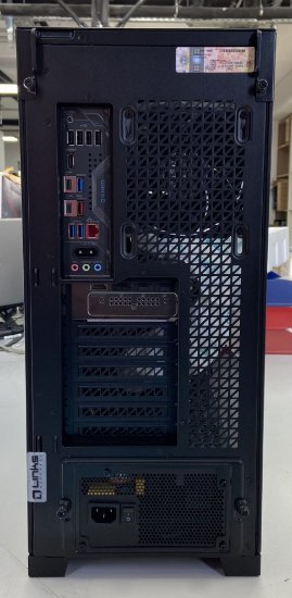 RABLJENI - Računalo EPOCH Gaming PC Aquila / Ryzen 7 9800X3D, 32GB DDR5, 2TB SSD NVMe, nVidia GeForce RTX 5080 16GB, WiFi, Windows 11, crno