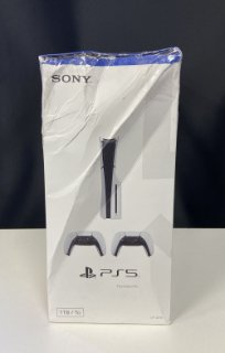 RABLJENI - Igraća konzola SONY PlayStation 5 Slim D Chassis, 1TB SSD, Blu-ray, DualSense kontroler, bijela + DualSense kontroler