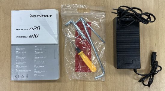 RABLJENI - Električni romobil MS ENERGY Energy e10, autonomija do 40km, brzina 25km/h, kotači 10˝, sivi