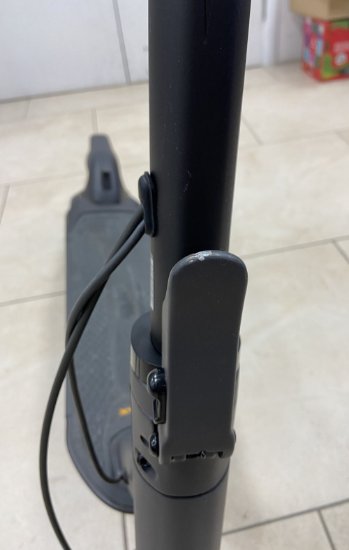 RABLJENI - Električni romobil SEGWAY Ninebot MAX G2 E, autonomija do 70km, brzina 25km/h, kotači 10˝, crni