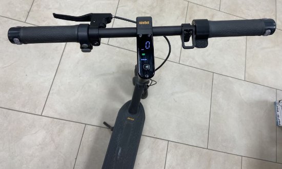 RABLJENI - Električni romobil SEGWAY Ninebot MAX G2 E, autonomija do 70km, brzina 25km/h, kotači 10˝, crni