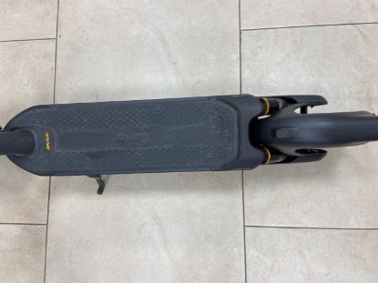 RABLJENI - Električni romobil SEGWAY Ninebot MAX G2 E, autonomija do 70km, brzina 25km/h, kotači 10˝, crni