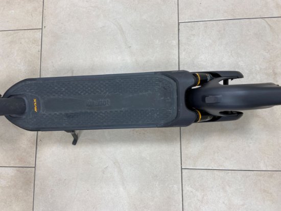 RABLJENI - Električni romobil SEGWAY Ninebot MAX G2 E, autonomija do 70km, brzina 25km/h, kotači 10˝, crni