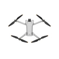 Dron DJI Mini 3, 4K kamera, 3-axis gimbal, vrijeme leta do 38min, smart daljinski upravljač, bijeli