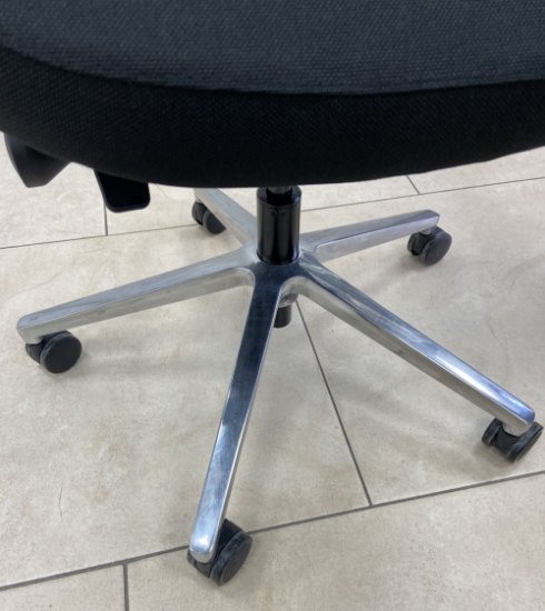 RABLJENI - Ergonomska uredska stolica ERGOVISION Flex 02, crna