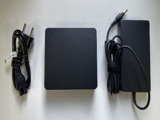 RABLJENI - Računalo ASUS NUC 12 Pro Kit NUC12WSKi5 / Core i5 1240P, 2xSO DIMM DDR4, Intel Iris Xe Graphics, 4xUSB, M.2 22x80 NVMe, 22x42 SATA, 2,5Gb LAN, 2xHDMI, 2xThunderbolt 4 (USB-C+DP), EU kabel