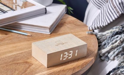 Digitalni sat GINGKO Flip Click Clock, budilica sa alarmom, drveno kućište, javor