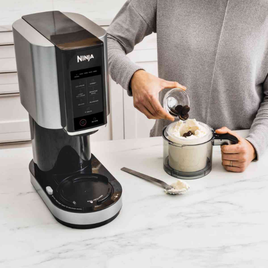 Aparat za sladoled i hladni desert NINJA NC300EU, 800 W, 0,5 l, crni