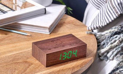Digitalni sat GINGKO Flip Click Clock, budilica sa alarmom, drveno kućište, orah
