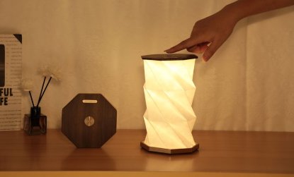 Stolna svjetiljka GINGKO Twist Hexagon Lamp, bežična, smeđa