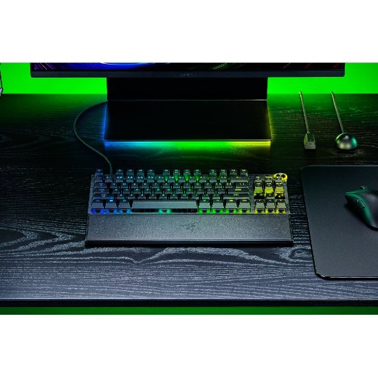 Tipkovnica RAZER Huntsman V3 Pro Tenkeyless 8KHz, Analog Optical Switch Gen 2, RGB, US Layout, USB, crna