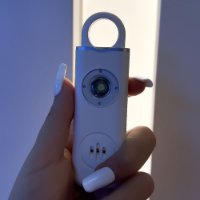 Osobni alarm ARIZA 2004, privjesak, LED svjetlo, punjiva baterija, bijeli