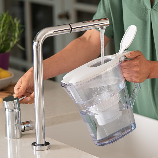 Vrč za filtriranje vode AQUA OPTIMA Liscia + Filter, 2,5 l, bijeli