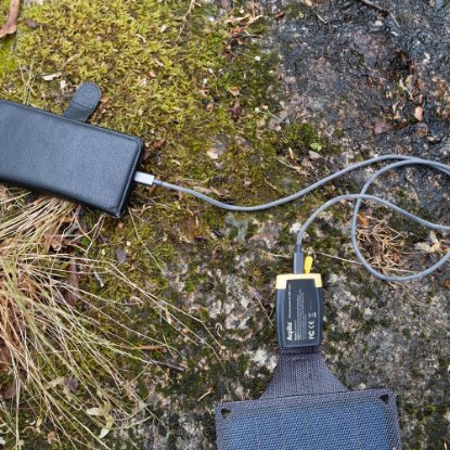 Mobilni USB punjač AQIILA Sunbird P21, 20W, USB-C, solarni, sivi