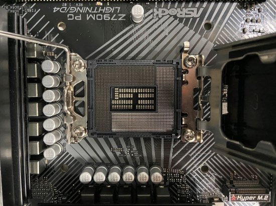 RABLJENI - Matična ploča ASROCK Z790M PG Lightning/D4, Intel Z790, DDR4, mATX, s. 1700