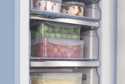 Hladnjak AMICA FK2965.3LAA, kombinirani, 181 cm, No frost, 181/63 l, SoftClose, energetski razred E, plavi