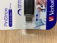OPEN BOX - Memorija USB 3.2 FLASH DRIVE, 16 GB, VERBATIM, PinStripe, crni