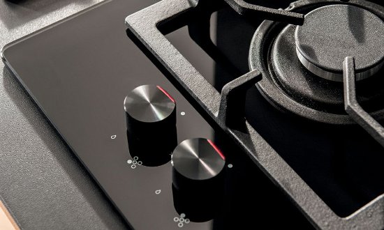 Ugradbena ploča AMICA DP 6413 LZBG, plinska, 60 cm, 4 plamenika, staklokeramika, crna