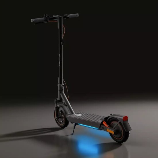 Električni romobil XIAOMI Electric Scooter 5 Max, autonomija do 60km, brzina 25km/h, kotači 10˝