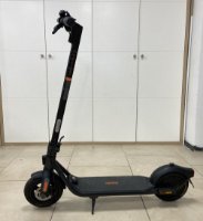 RABLJENI - Električni romobil SEGWAY Ninebot KickScooter F2 E, autonomija do 40 km, brzina 25km/h, kotači 10˝, crni