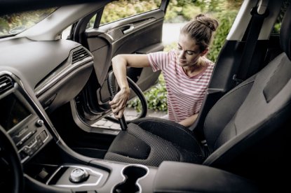 Usisavač KARCHER WD 2 Plus V-12/4/18, 12L, 1000W, mokro/suho usisavanje, plastika