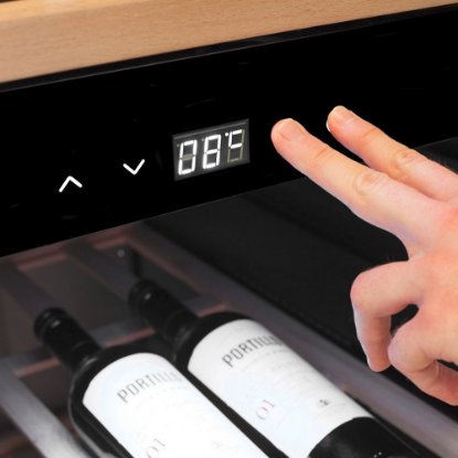 Hladnjak za vino CASO DESIGN WineChef Pro 40 Black, za 40 boca, 83 cm, 2 temperaturne zone, energetski razred G
