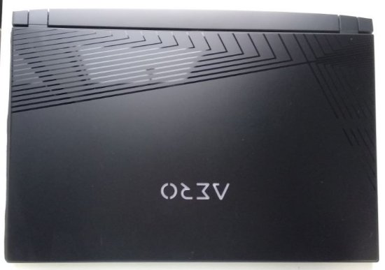 IZLOŽBENI - Laptop GIGABYTE AERO 15 KC-8EE5130SP / Core i7 10870H, 16GB, 512GB SSD, GeForce RTX 3060P 6GB 105W, 15.6" 4K OLED, Windows 10 Pro, crni