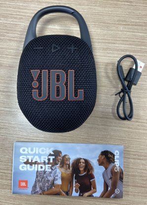 RABLJENI - Zvučnik JBL Clip 5, bluetooth, vodootporan, 7W, crni