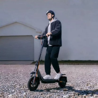 Električni romobil XIAOMI Electric Scooter 6 Pro, autonomija do 70 km autonomija, brzina 25 km/h, kotači 12"