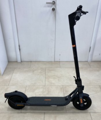 RABLJENI - Električni romobil SEGWAY Ninebot KickScooter F2 E, autonomija do 40 km, brzina 25km/h, kotači 10˝, crni