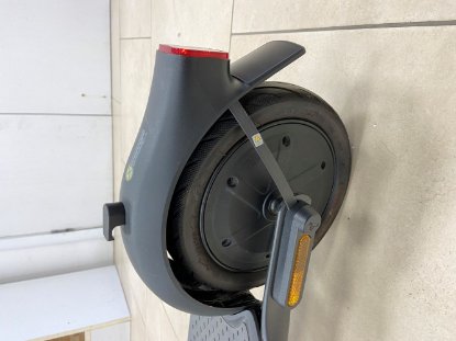 RABLJENI - Električni romobil SEGWAY Ninebot KickScooter F2 E, autonomija do 40 km, brzina 25km/h, kotači 10˝, crni