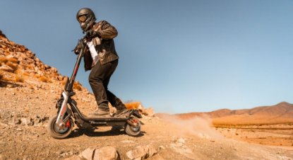 Električni romobil SEGWAY Ninebot KickScooter GT3 Pro E, autonomija do 138km, brzina 25km/h, kotači 11˝, crni
