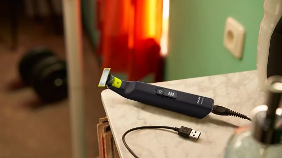 Aparat za brijanje PHILIPS QP6542/15, OneBlade Pro 360, lice+tijelo, crno