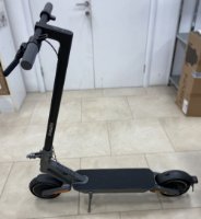 RABLJENI - Električni romobil XIAOMI Electric Scooter 4 Ultra, autonomija do 70km, brzina 25km/h, kotači 10˝