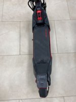 RABLJENI - Električni romobil SEGWAY Ninebot KickScooter ZT3 Pro I, autonomija do 95km, brzina 25km/h, kotači 11˝, crni