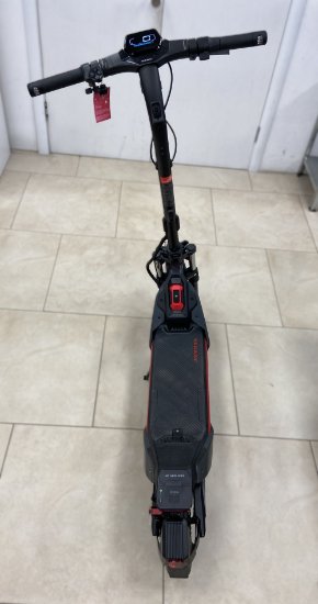 RABLJENI - Električni romobil SEGWAY Ninebot KickScooter ZT3 Pro I, autonomija do 95km, brzina 25km/h, kotači 11˝, crni