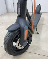 RABLJENI - Električni romobil SEGWAY Ninebot KickScooter F2 Plus E, autonomija do 55km, brzina 25km/h, kotači 10˝, crni
