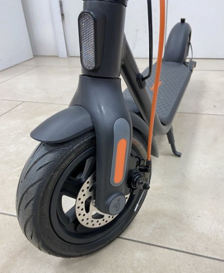 RABLJENI - Električni romobil SEGWAY Ninebot KickScooter F2 Plus E, autonomija do 55km, brzina 25km/h, kotači 10˝, crni