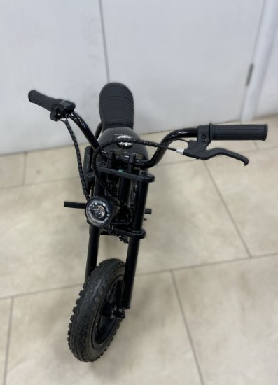 RABLJENI - Dječji električni moped HYPER GOGO Pioneer 12 Plus, autonomija do 12km, brzina do 15km/h, BT zvučnik, RGB rasvjeta, crni