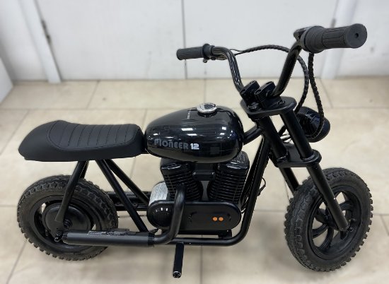 RABLJENI - Dječji električni moped HYPER GOGO Pioneer 12 Plus, autonomija do 12km, brzina do 15km/h, BT zvučnik, RGB rasvjeta, crni