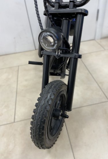 RABLJENI - Dječji električni moped HYPER GOGO Pioneer 12 Plus, autonomija do 12km, brzina do 15km/h, BT zvučnik, RGB rasvjeta, crni